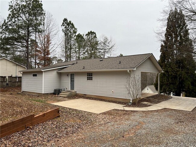 Building Photo - 6590 A C Smith Rd