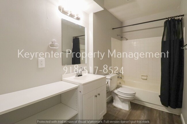 Building Photo - 2 Bed | 1 Bath Condo in Central Tulsa!