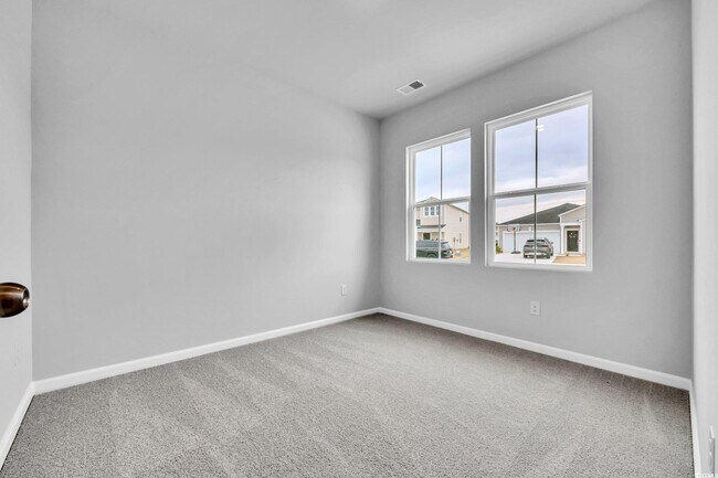 Building Photo - 2087 Victory Wy