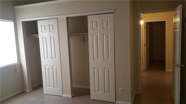 Building Photo - 4625 Loma De Cobre Dr