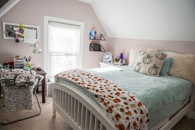 Building Photo - 104 Union St