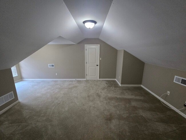 Building Photo - 8949 Poplar Pike
