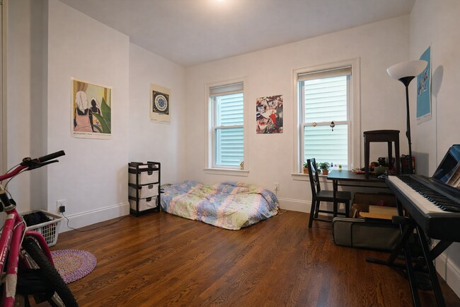 Building Photo - 25 Marney St