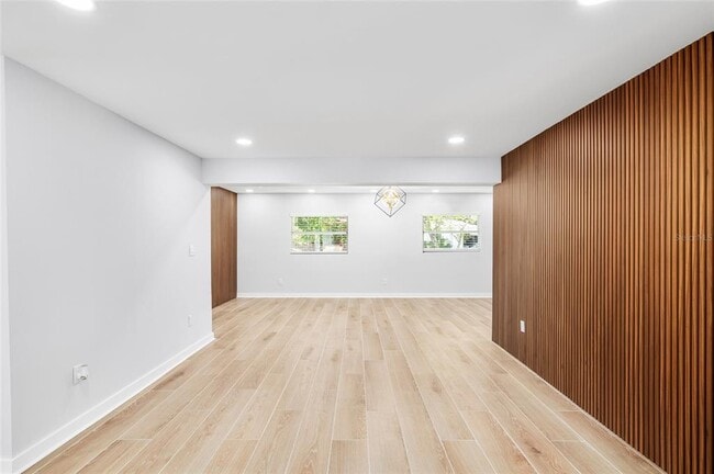 Building Photo - 2306 S San Jose Cir