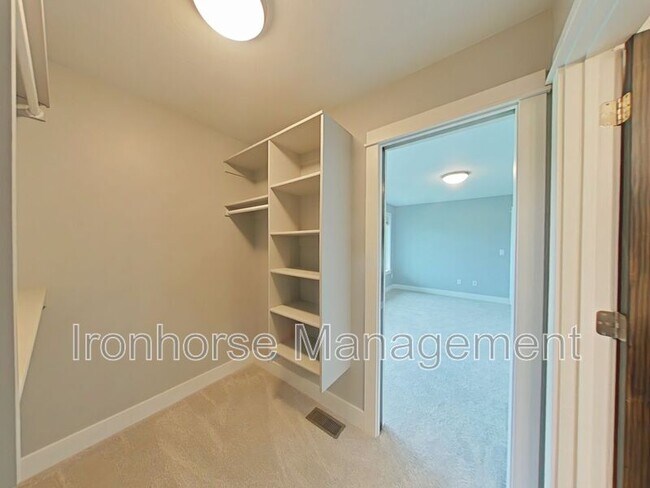 Building Photo - 2930 Warbler Way