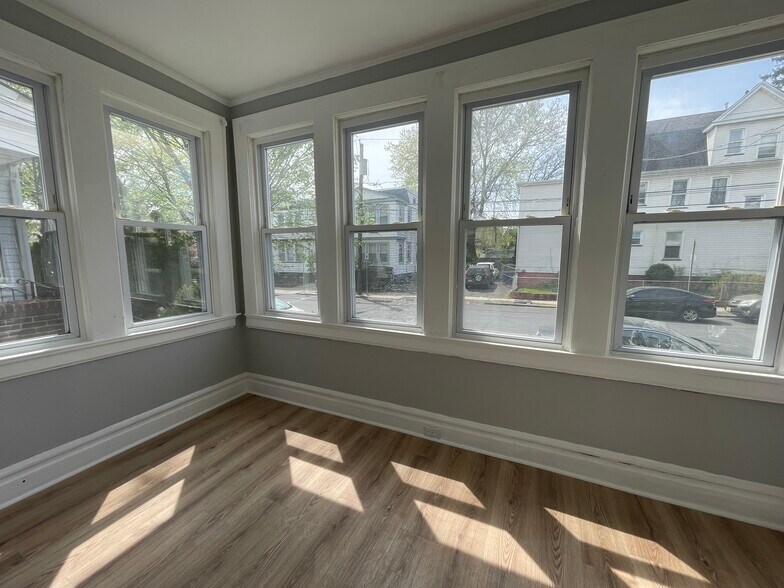 Building Photo - 57 Rose Ter