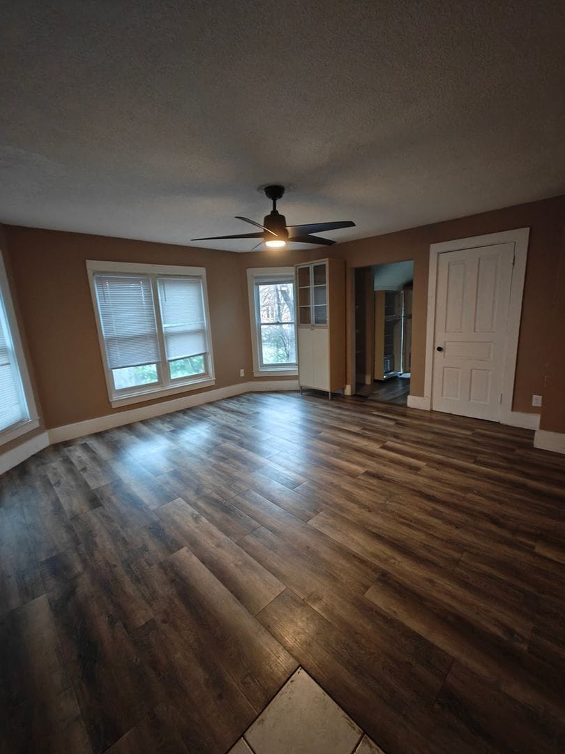 Building Photo - 218 E Rose St