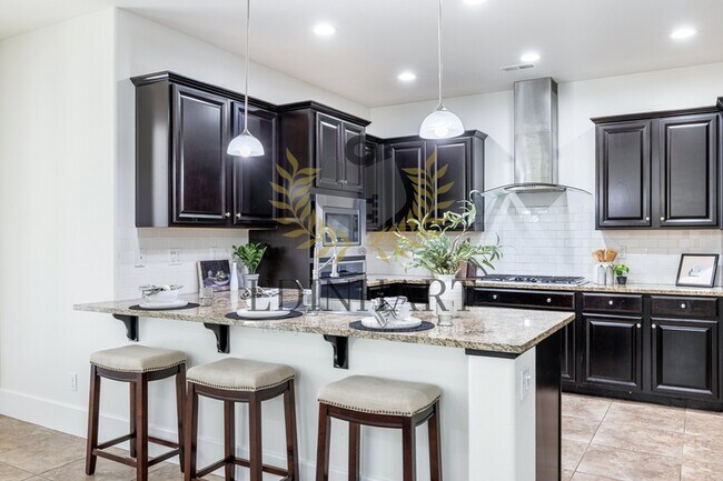 Building Photo - 1632 N Broadbent Ln