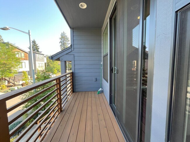 Building Photo - Three-Level Modern Living with Open Floor ...