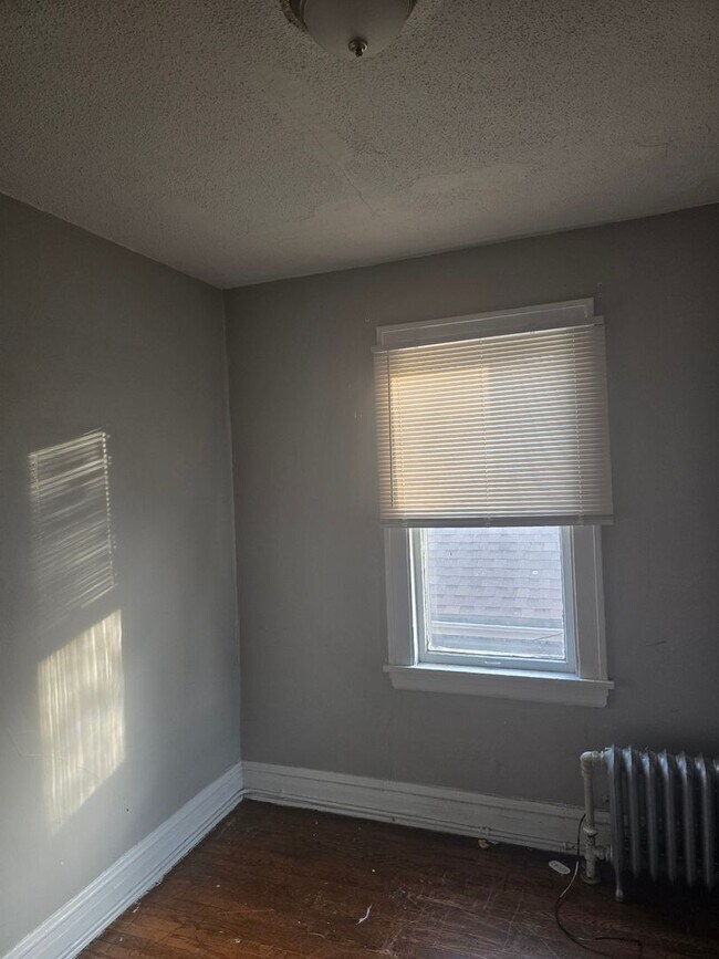 Primary Photo - 1304 Garfield St