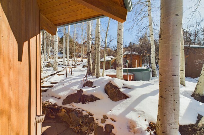 Building Photo - 209 E Reds Rd