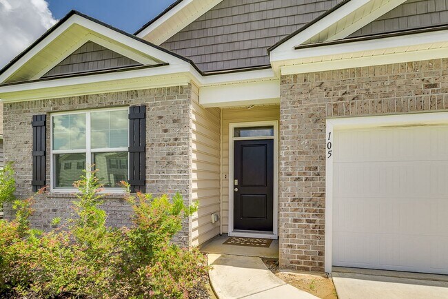 Building Photo - Stylish 4-Bed 2 Bath Ranch Home with Moder...