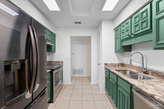 Building Photo - 1203 Brook Bend Rd