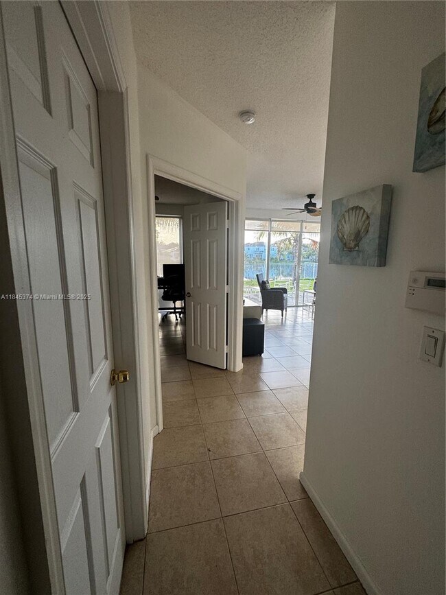 Building Photo - 4943 SW 163rd Ave