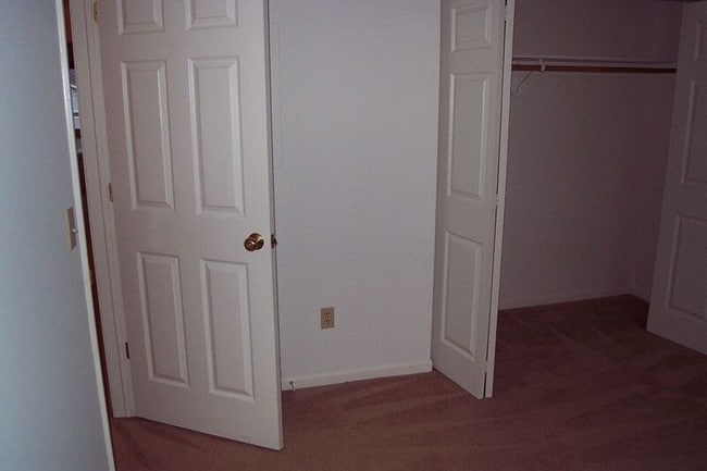 Building Photo - Madisyn Manor Apartments