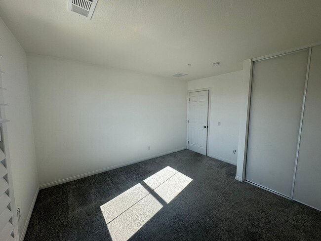 Building Photo - Beautiful Home in Perris