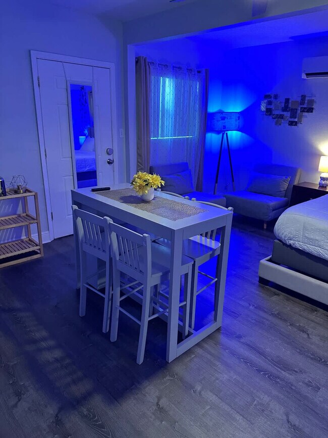 Building Photo - 3317 W St Conrad St