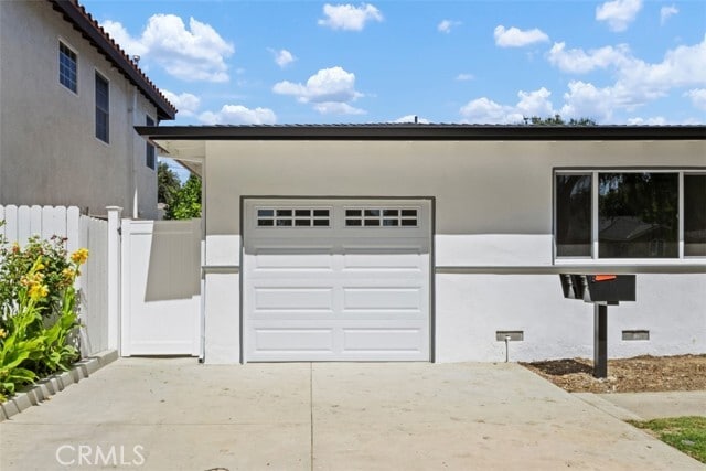 Building Photo - 404 Adlena Dr