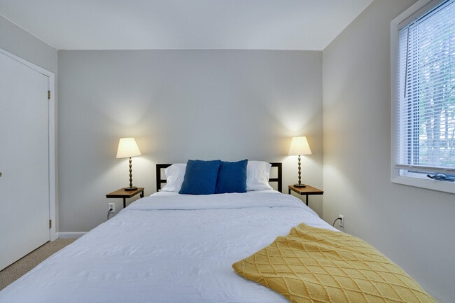 Building Photo - 141 Tommy's Ln