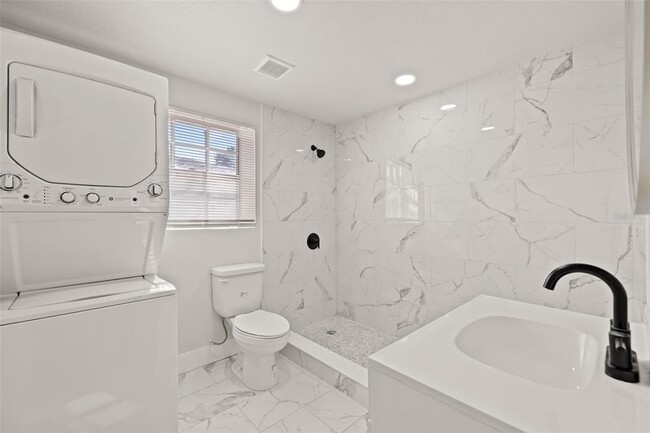 Building Photo - 3817 W Bay to Bay Blvd