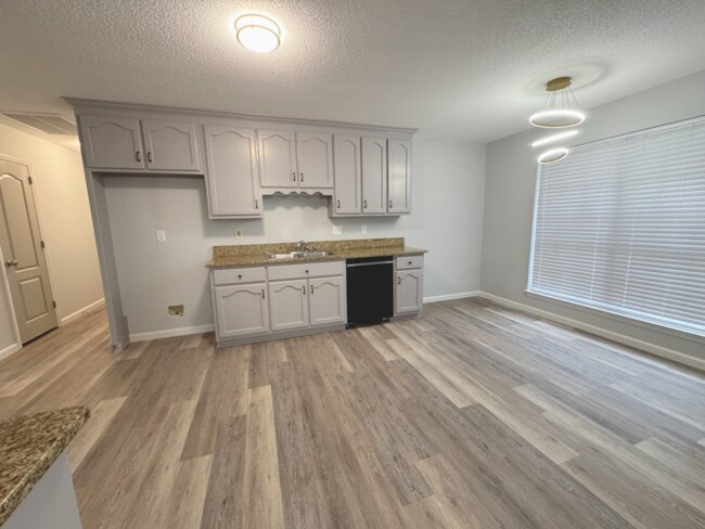 Building Photo - 100 Patra Dr