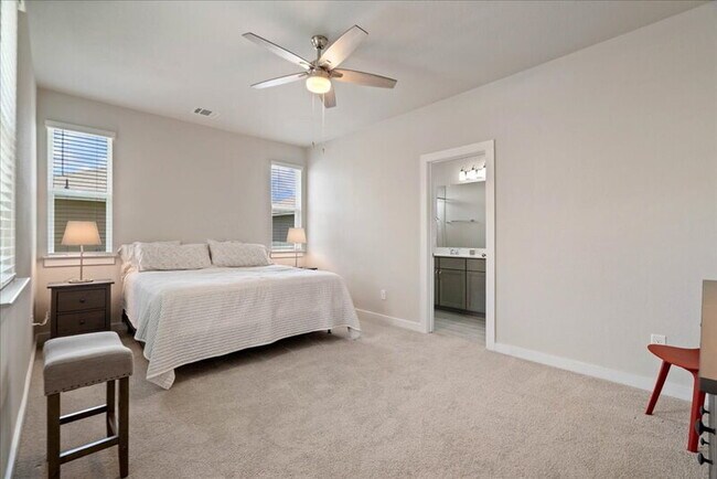 Building Photo - 330 Hortus Dr