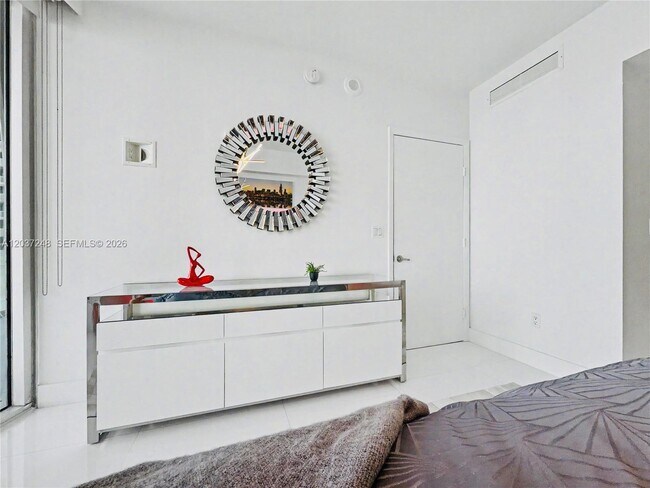 Building Photo - 465 Brickell Ave