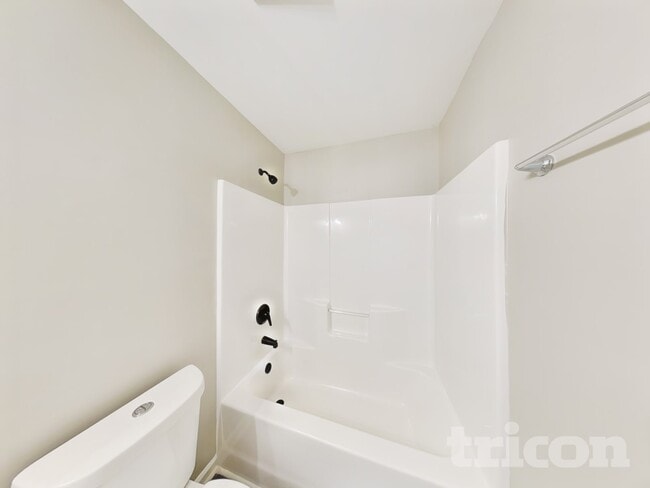 Building Photo - 295 Oak Meadows Dr