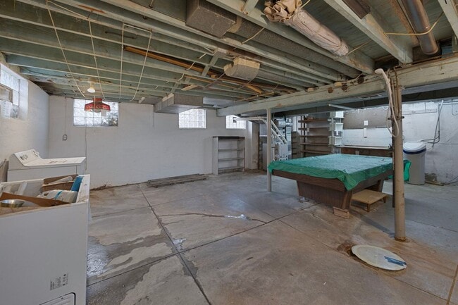 Building Photo - West Price Hill - Charming 3 bedroom 1 bath