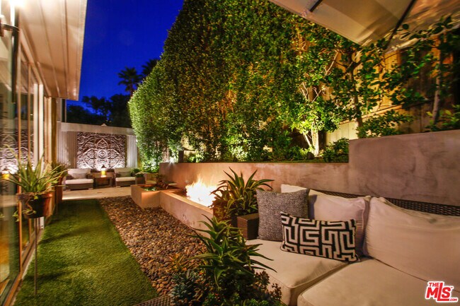 Building Photo - 9416 Beverlycrest Dr