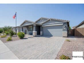 Building Photo - Stylish 3/2.5 Laveen Home - Natural Light ...