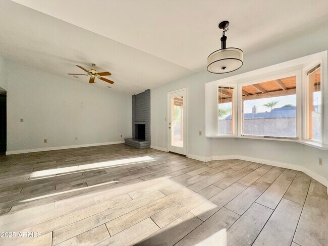 Building Photo - 13410 North 47th Pl