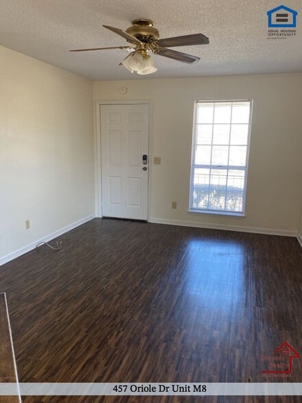 Building Photo - 457 Oriole Dr