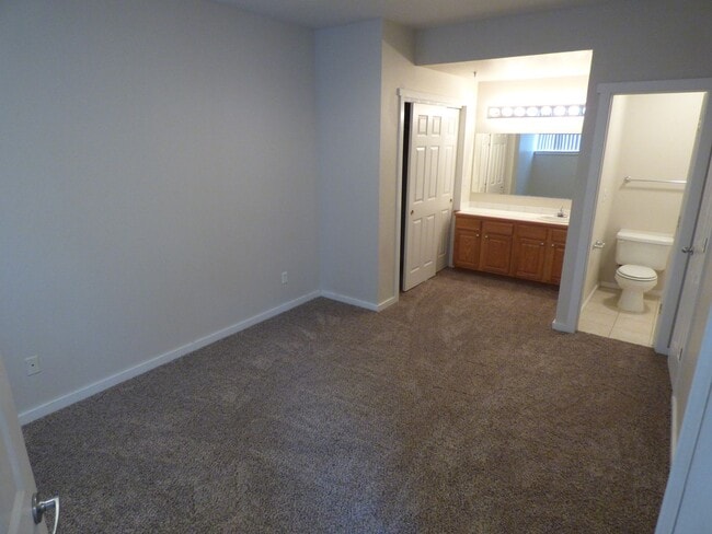 Building Photo - $0 DEPOSIT OPTION. 2 BED 2.5 BATH CONDO AT...
