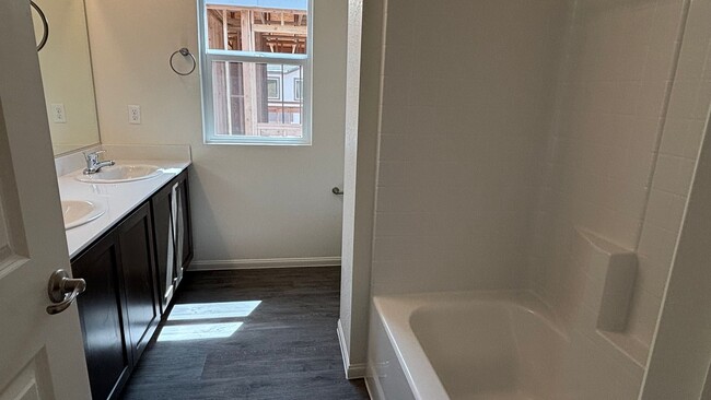 Building Photo - brand new home