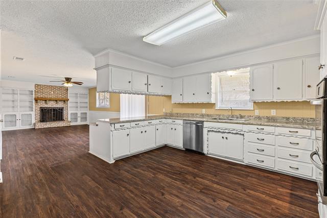 Building Photo - 6305 Chapman Dr