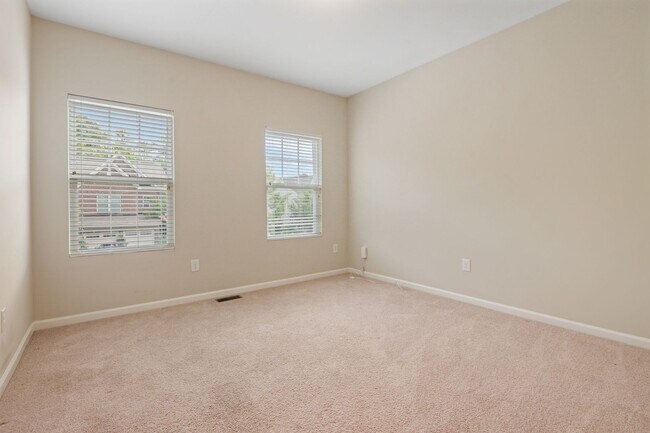 Building Photo - Charming 3BR Home with Loft, Fenced Yard & Community Pool