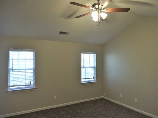 Building Photo - 302 Christian Ct