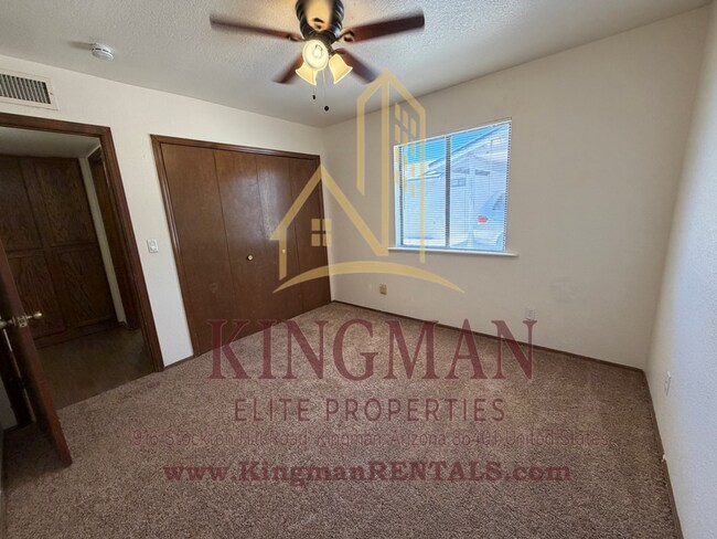 Building Photo - 3 Bedroom / 2 Bath Home with Courtyard Entry, Fireplace & Spacious Backyard