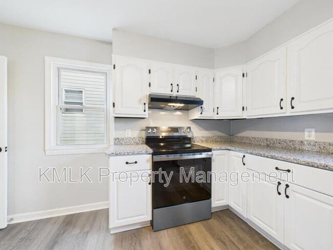 Building Photo - 2475 Ogden Ave