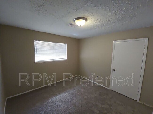 Building Photo - 23207 Pine Post Ln