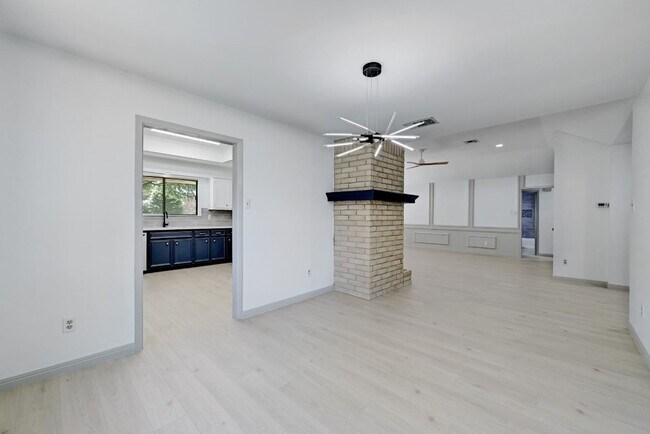 Building Photo - 6010 Salton Dr