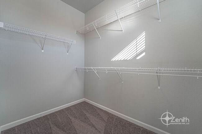 Building Photo - 16327 NE 21st St