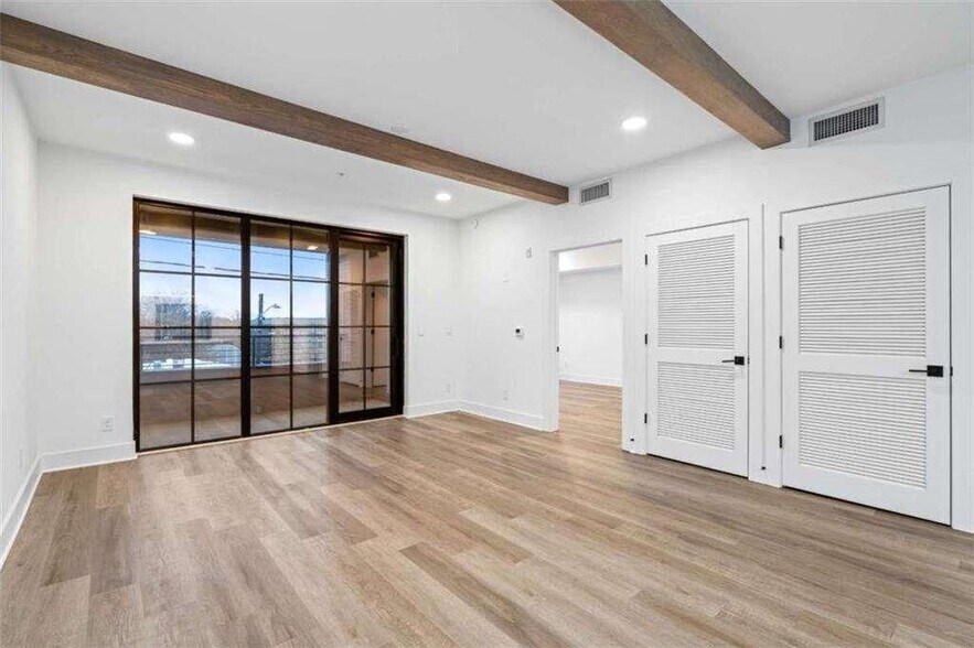 Building Photo - 346 Peters St SW