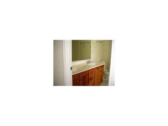 Building Photo - 3 Bedroom Home For Rent Near St. B Area!