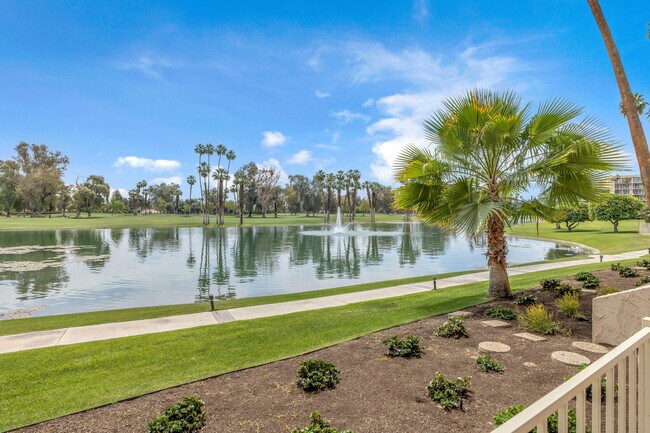 Building Photo - 910 Island Dr