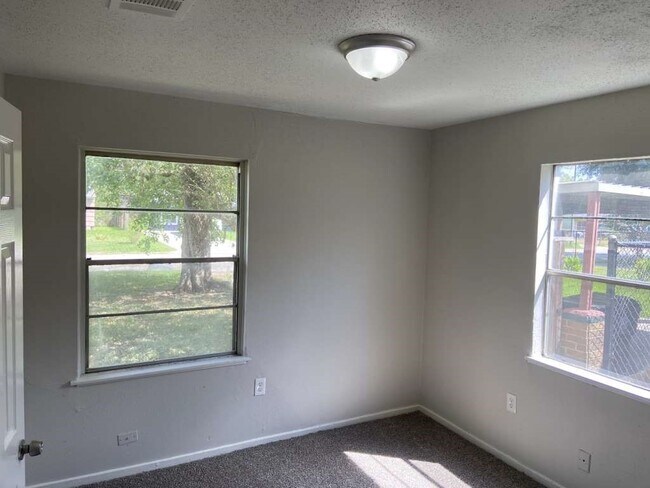 Building Photo - 5414 Northridge Dr