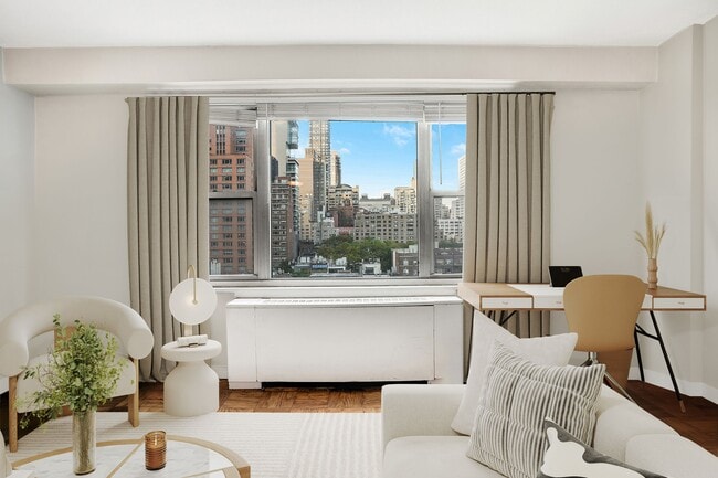 Building Photo - 220 E 60th St