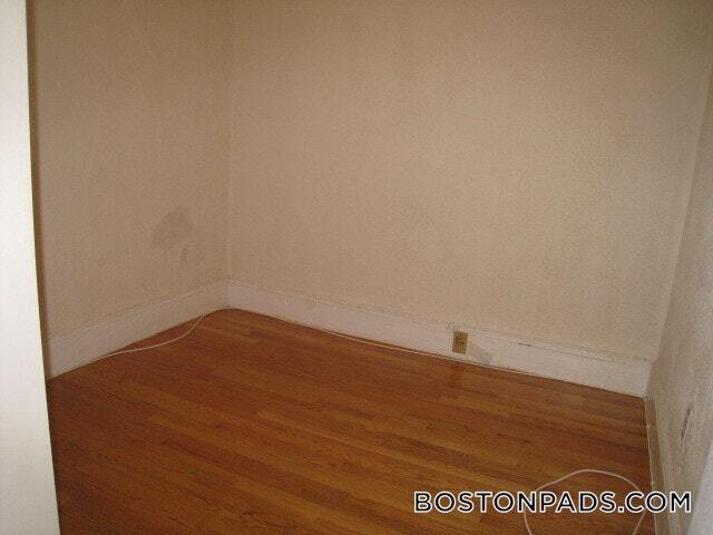 Building Photo - 171 Hemenway St