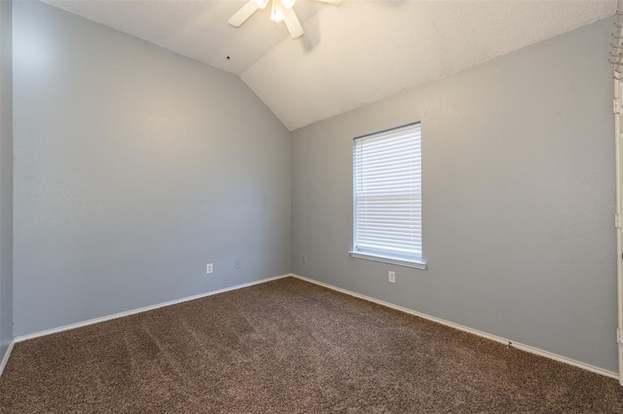 Building Photo - 537 Meadowcrest Dr